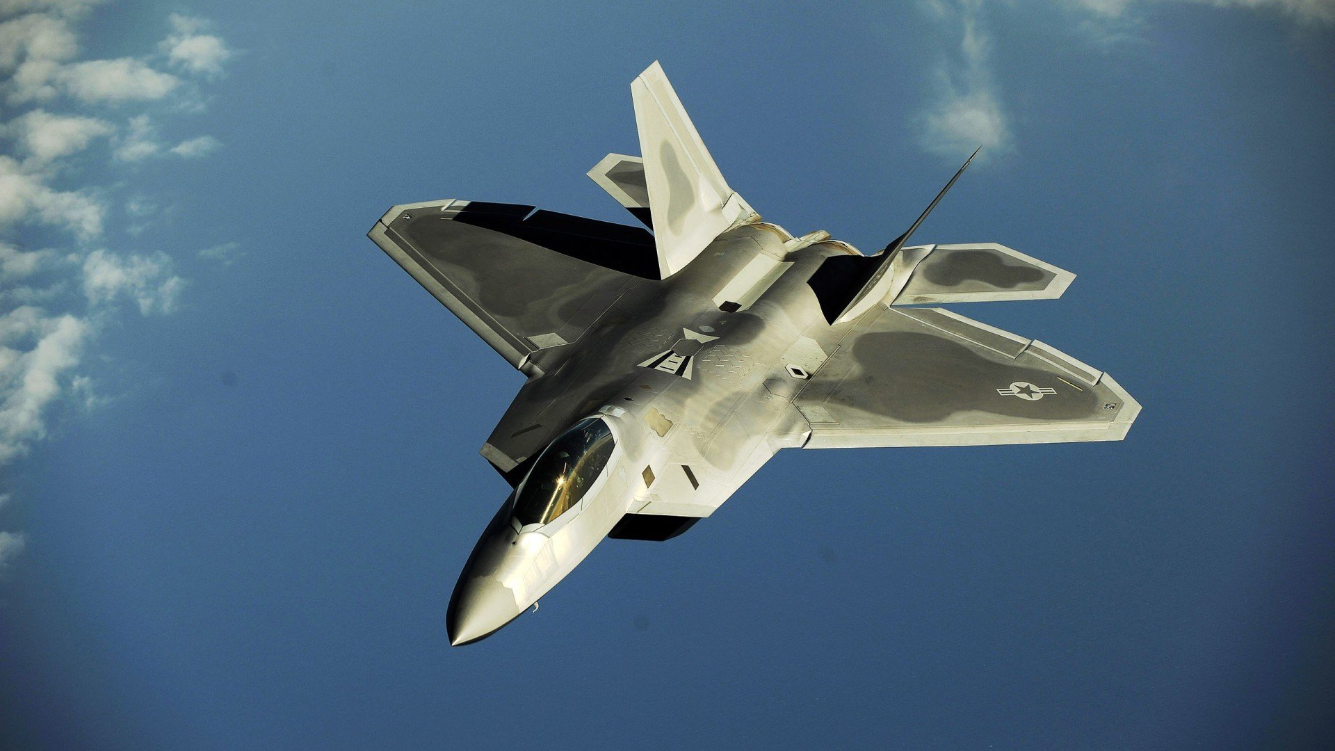 Kaiyun官方登录入口-克罗地亚骑手奥利维亚·马尔顿·米哈尔迪内茨在2024年国际马术联合会世界障碍赛中以“Golden Loui H”马匹获得第六名，展现出色表现。